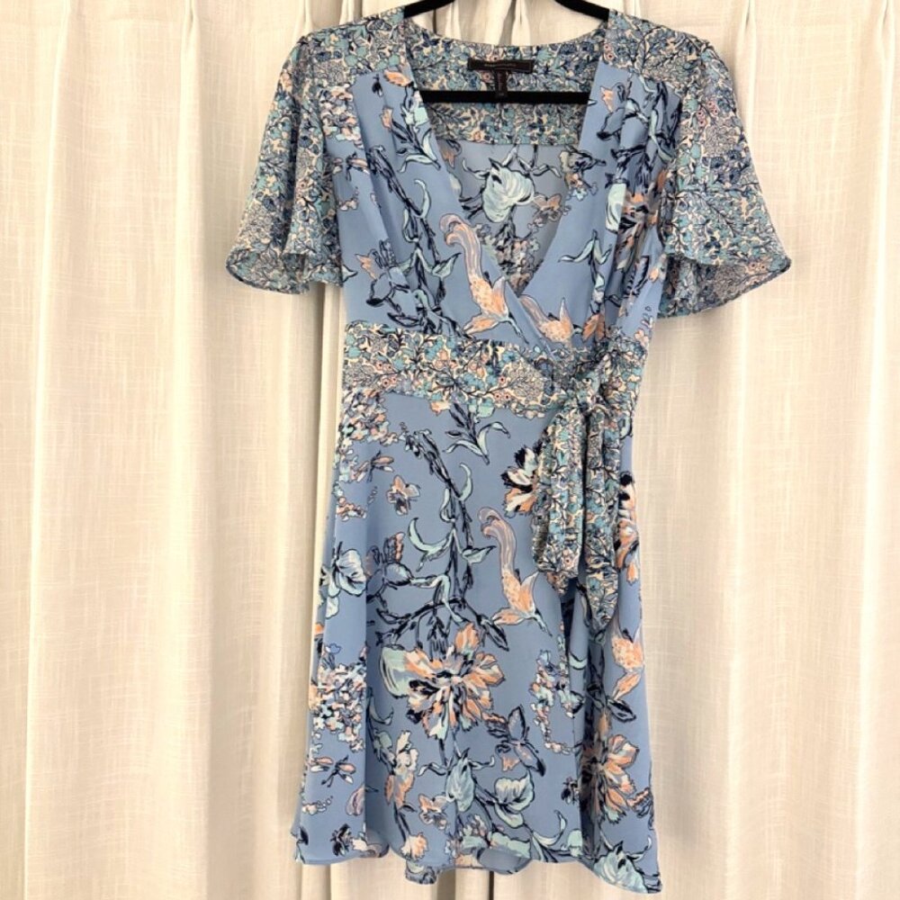 BCBG Kylie Perwinkle Blue Short Sleeve Floral Wrap Mini Dress